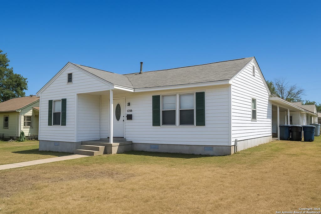 Photo of 1266 W ELSMERE PL, San Antonio, TX 78201 (MLS # 1992639)