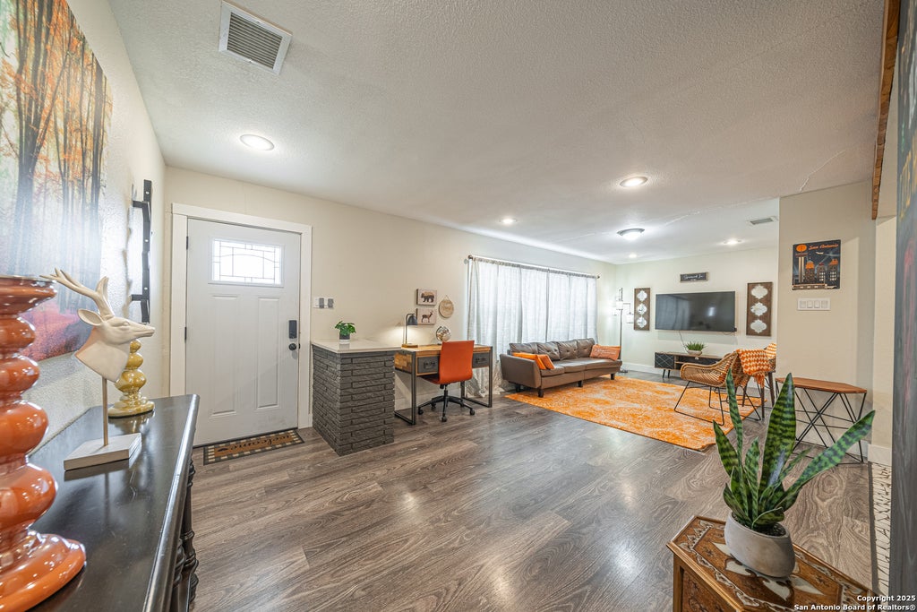 Photo of 371 Sprucewood Ln, San Antonio, TX 78216 (MLS # 1896211)