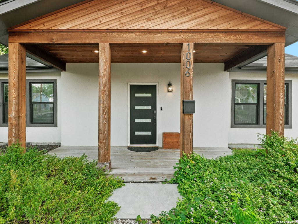 Photo of 1006 S Pine Street, San Antonio, TX 78210 (MLS # 2018705)