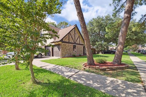 Single Family Residence in Houston TX 10803 Kirkwell Dr 3.jpg