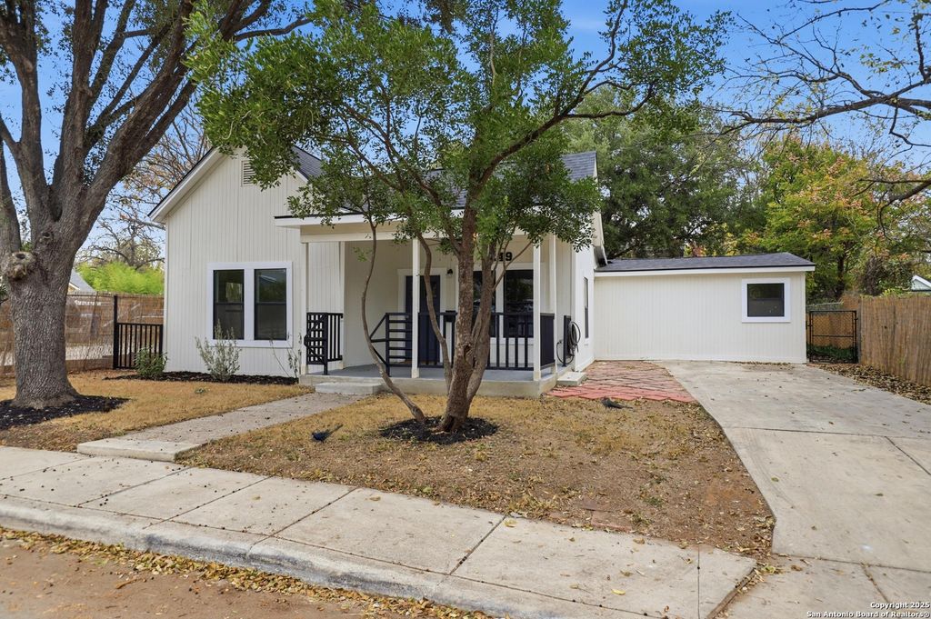 Photo of 249 E French Pl, San Antonio, TX 78212 (MLS # 1929611)