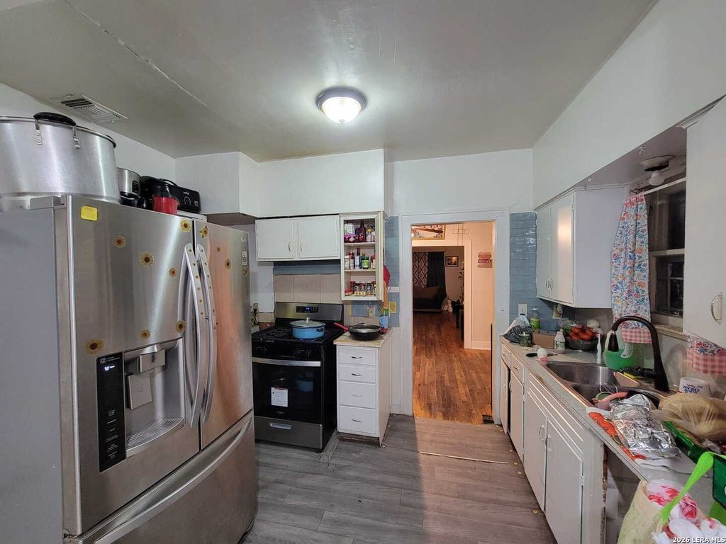 Photo of 1919 CINCINNATI AVE, San Antonio, TX 78228 (MLS # 1991175)