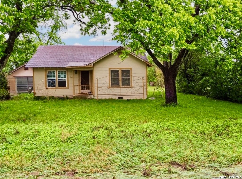 Photo of 2425 N AUSTIN ST, Seguin, TX 78155 (MLS # 1964822)