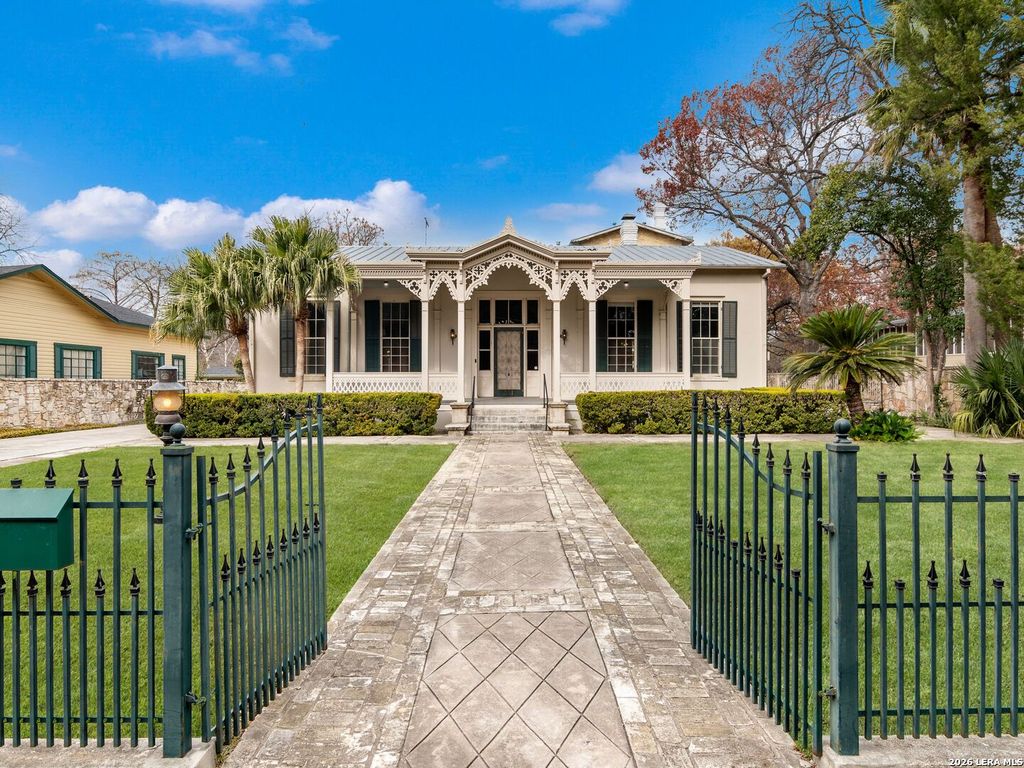 Photo of 231 WASHINGTON, San Antonio, TX 78204 (MLS # 1941000)