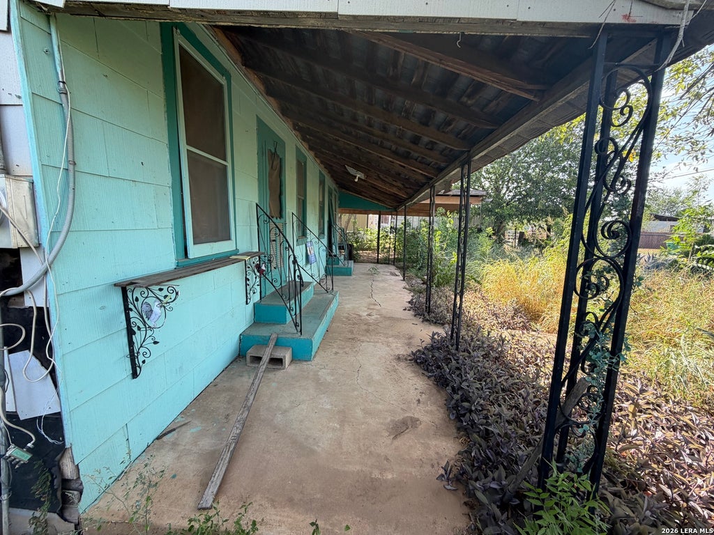 Photo of 200 Sunrise, Encinal, TX 78019 (MLS # 2008989)