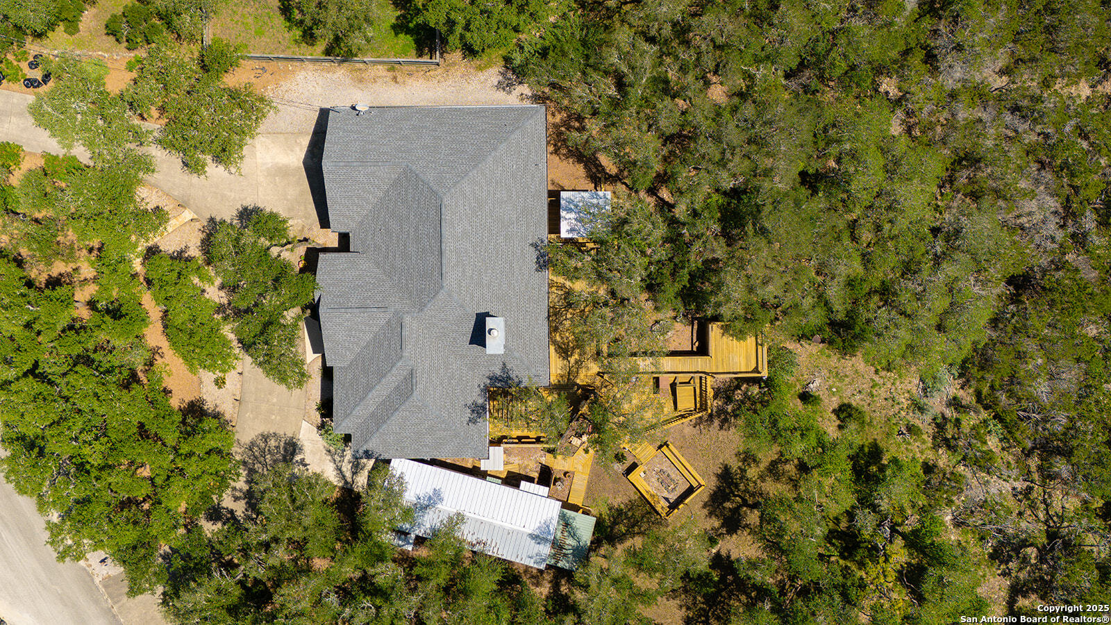552 Mountain Oaks