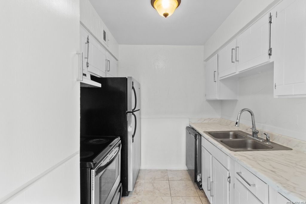 Photo of 6611 Southpoint 128 #128, San Antonio, TX 78229 (MLS # 1938318)