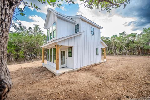 A home in Bandera