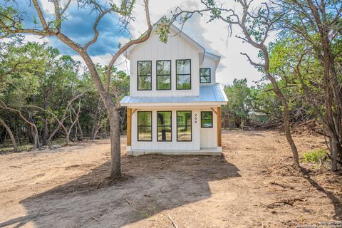 A home in Bandera