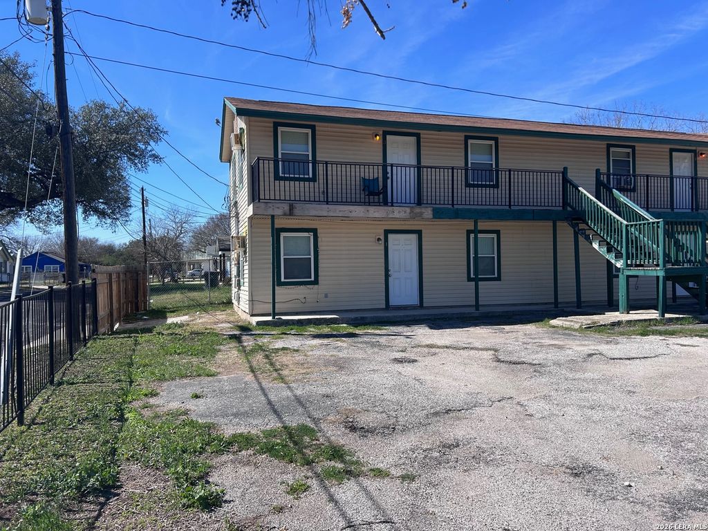Photo of 728 S Guadalupe, Seguin, TX 78155 (MLS # 1943405)