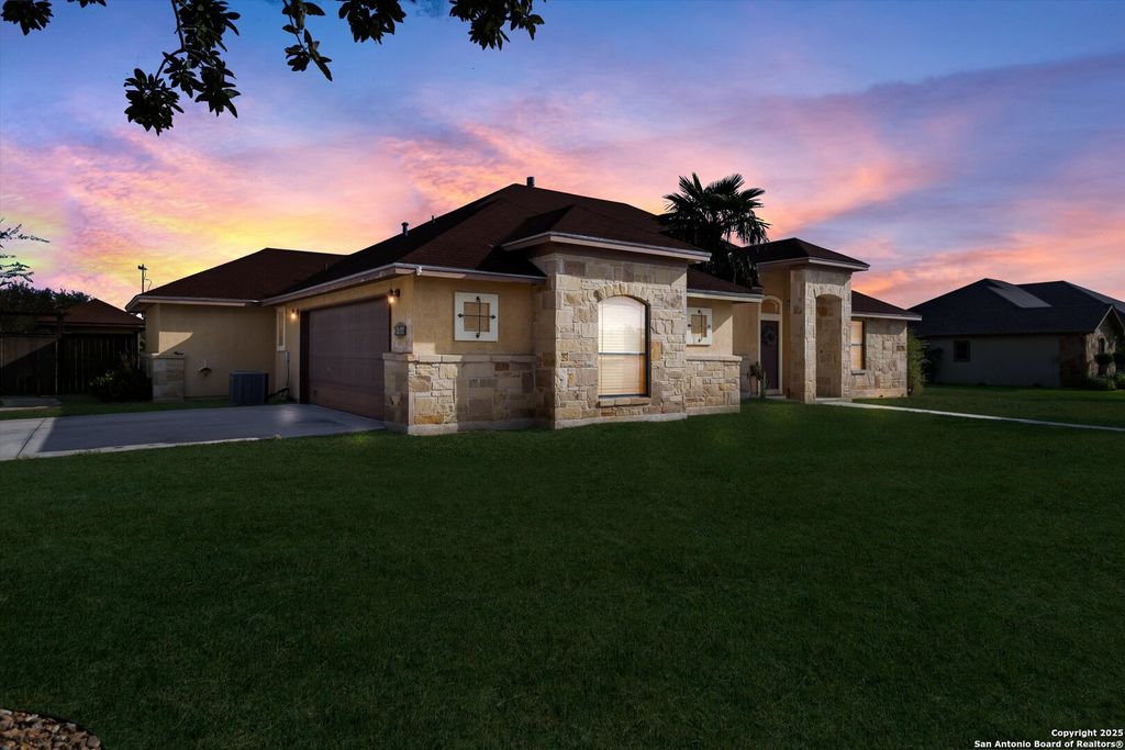 Photo of 1758 Crooked Creek, Pleasanton, TX 78064 (MLS # 1911886)