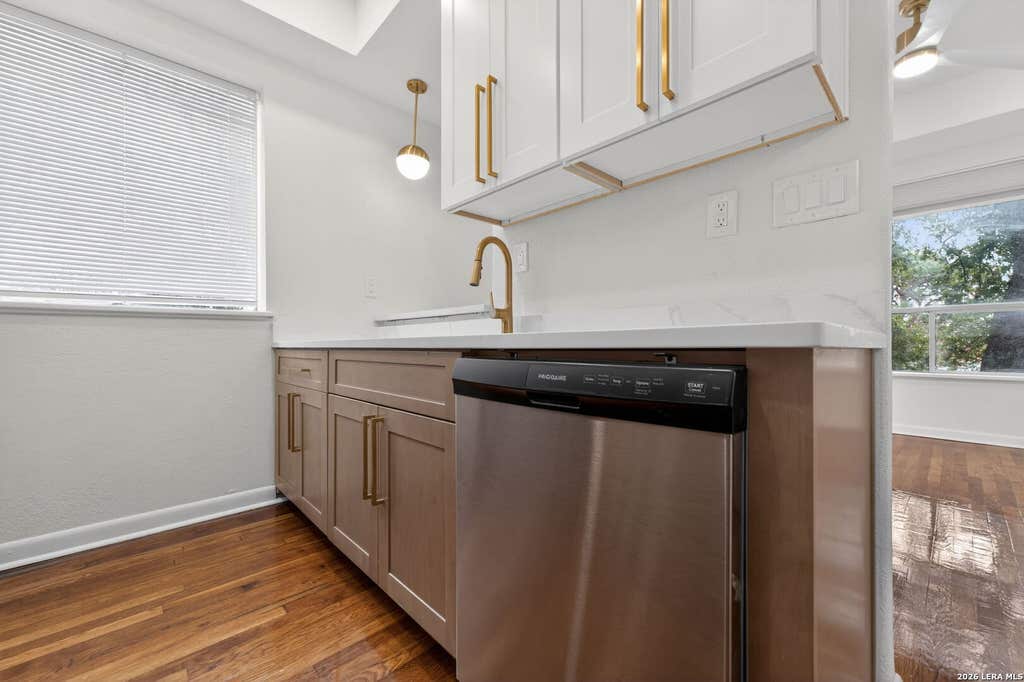 Photo of 1635 W Mulberry Ave 206 #206, San Antonio, TX 78201 (MLS # 2009059)