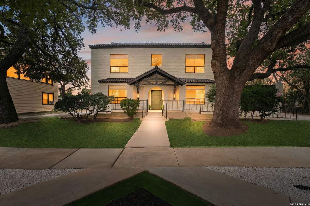 Photo of 1635 W Mulberry Ave 206 #206, San Antonio, TX 78201 (MLS # 2009059)