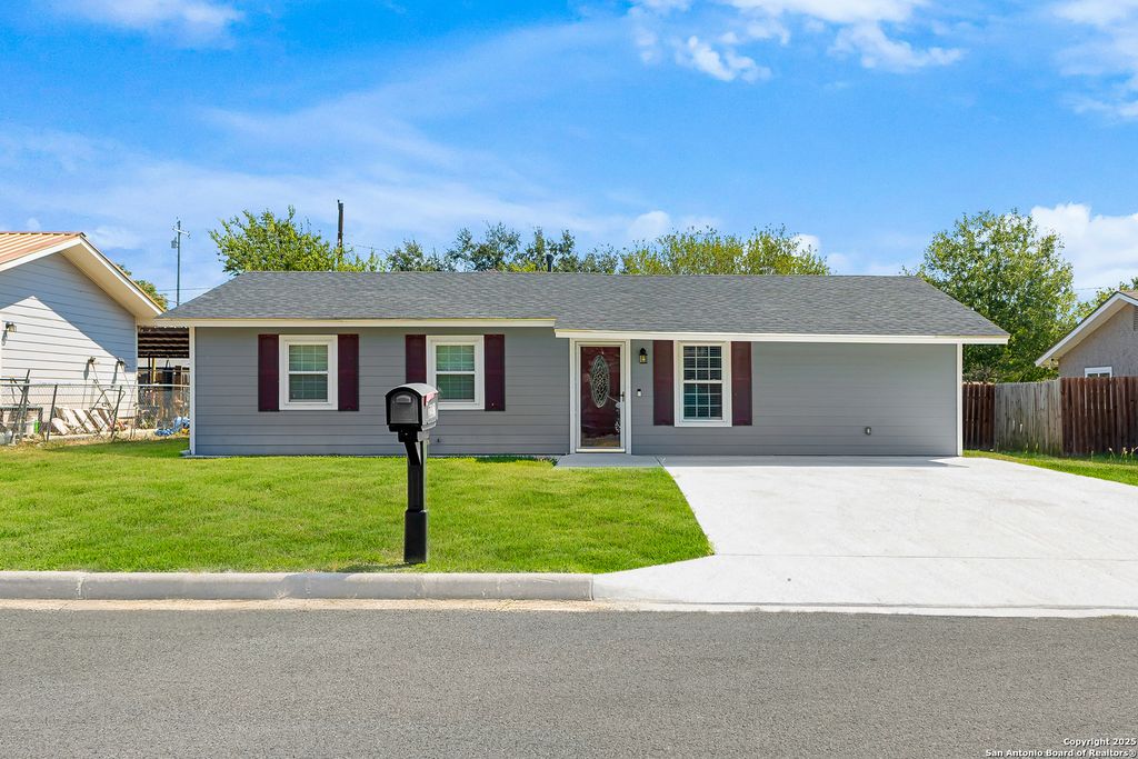 Photo of 2311 N Camp, Seguin, TX 78155 (MLS # 1909725)