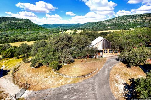 A home in Leakey