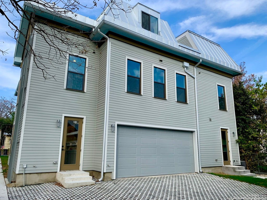 Photo of 808 E CARSON ST 103 #103, San Antonio, TX 78208 (MLS # 2018755)