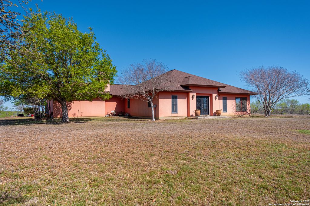 Photo of 2148 County Road 220, Floresville, TX 78114 (MLS # 1915301)