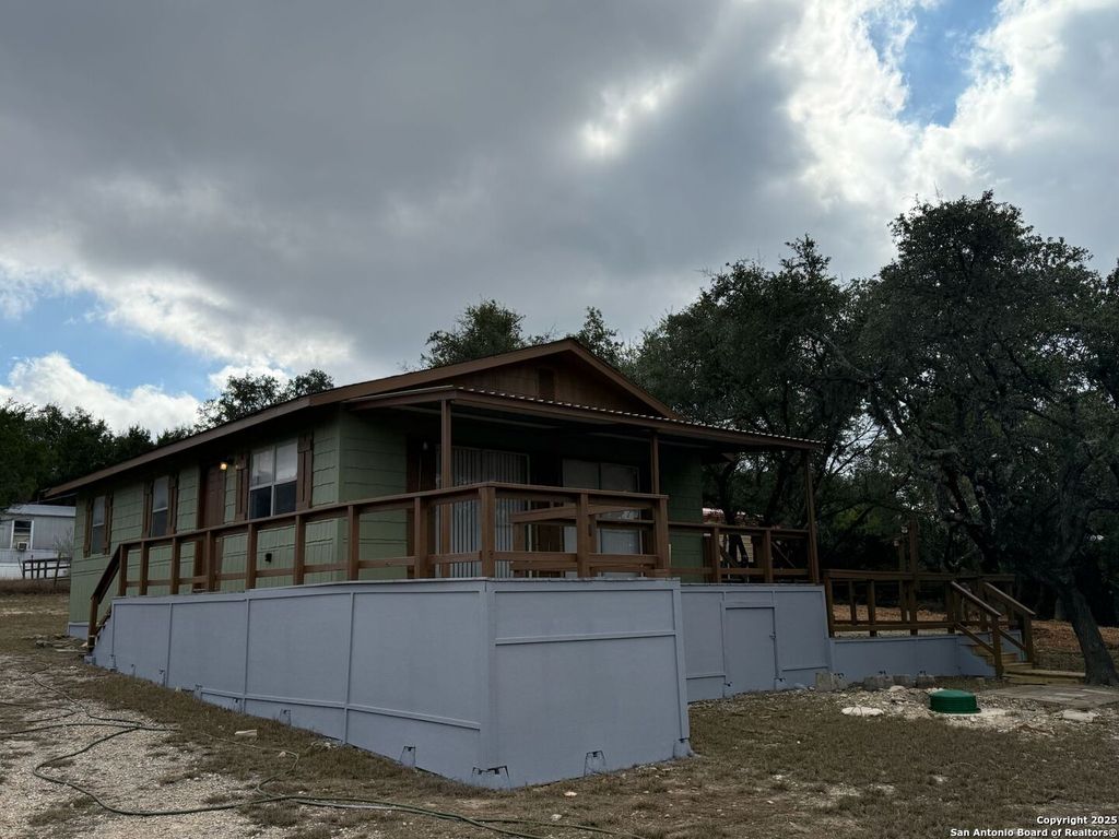 Photo of 173 Water Oak, Canyon Lake, TX 78133 (MLS # 1930364)