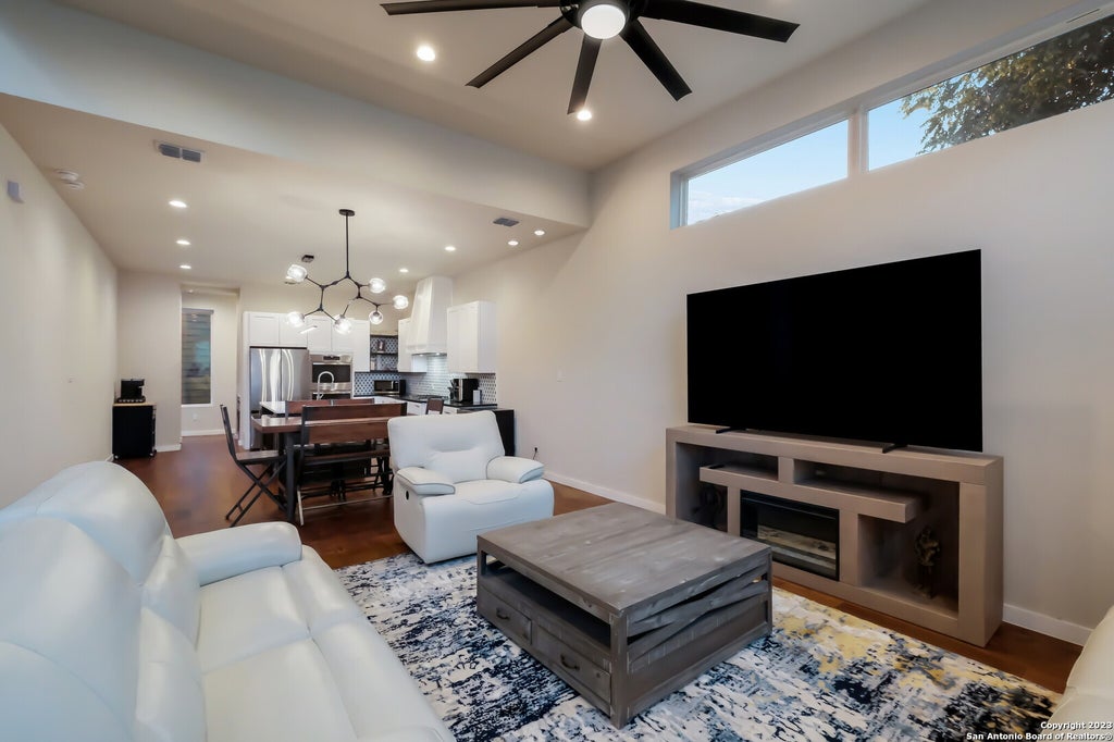 Photo of 320 SAINT FRANCIS AVE, San Antonio, TX 78204 (MLS # 2001939)