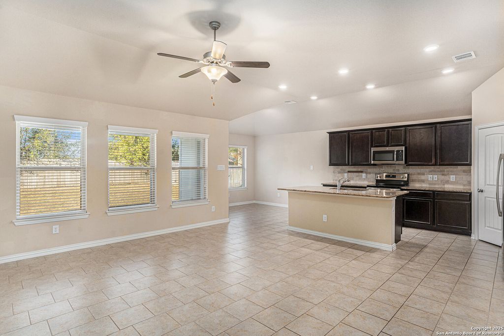 Photo of 466 Meadow Wind, New Braunfels, TX 78132 (MLS # 1923067)