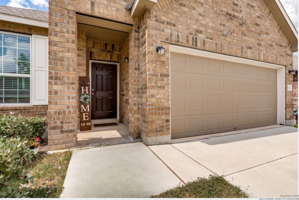 Photo of 13923 KNOB CREEK, San Antonio, TX 78245 (MLS # 1897019)