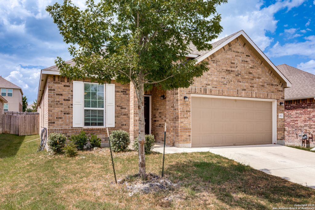 Photo of 13923 KNOB CREEK, San Antonio, TX 78245 (MLS # 1897019)