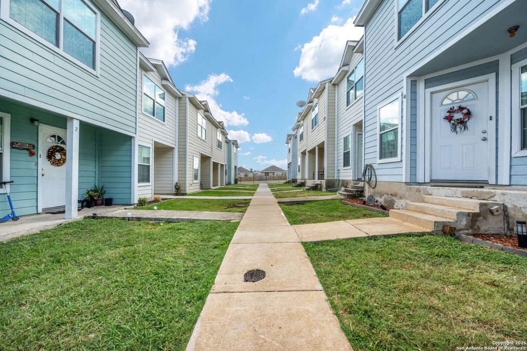 Photo of 14 Bratton 14 #14, San Antonio, TX 78245 (MLS # 1914734)