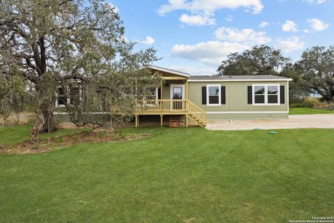 2126 Stevens Rd Somerset TX 78069