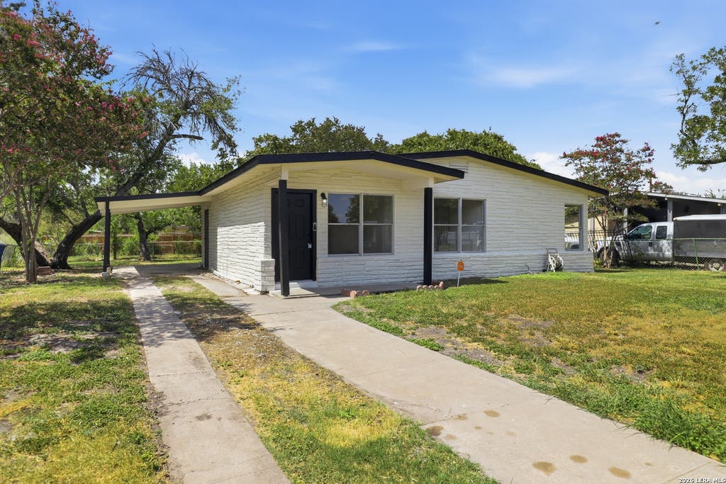 Photo of 123 CHADWICK DR, San Antonio, TX 78227 (MLS # 2008334)