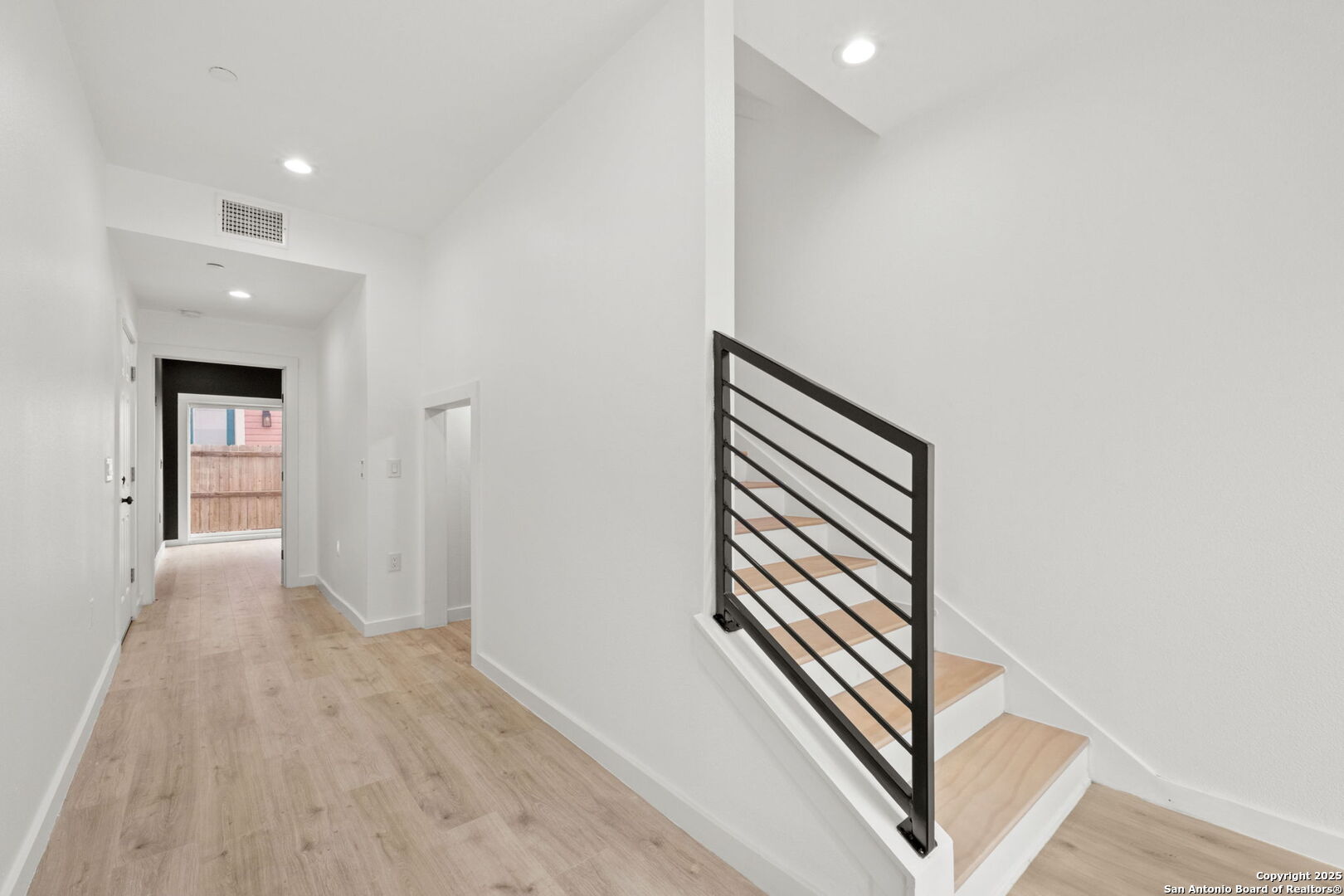 308 S Mesquite St 102