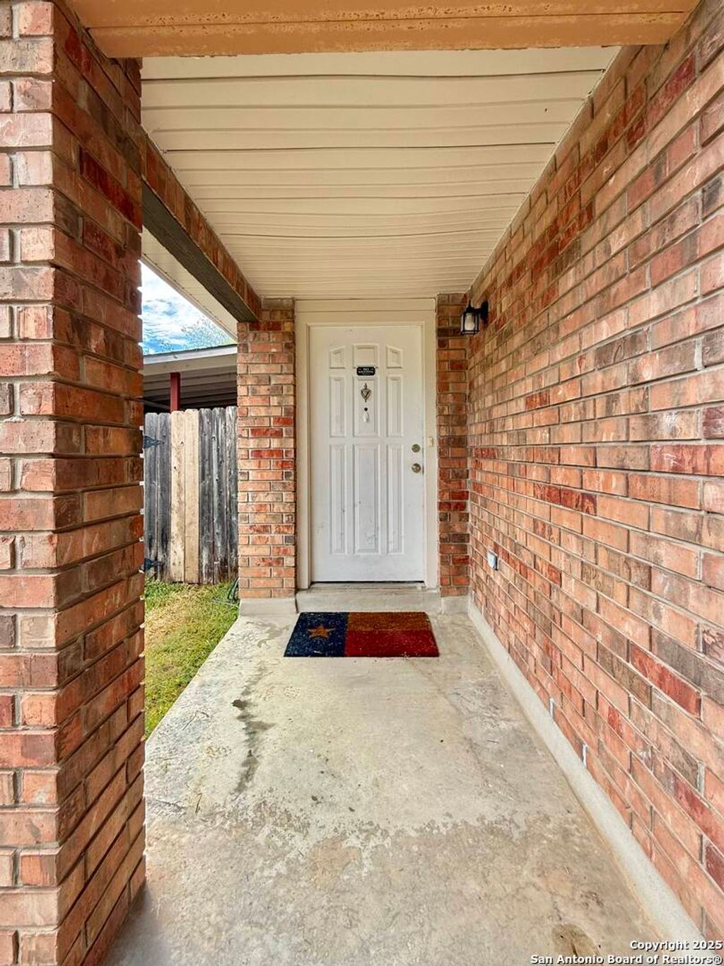 Photo of 8019 Grand Bnd, San Antonio, TX 78250 (MLS # 1914393)