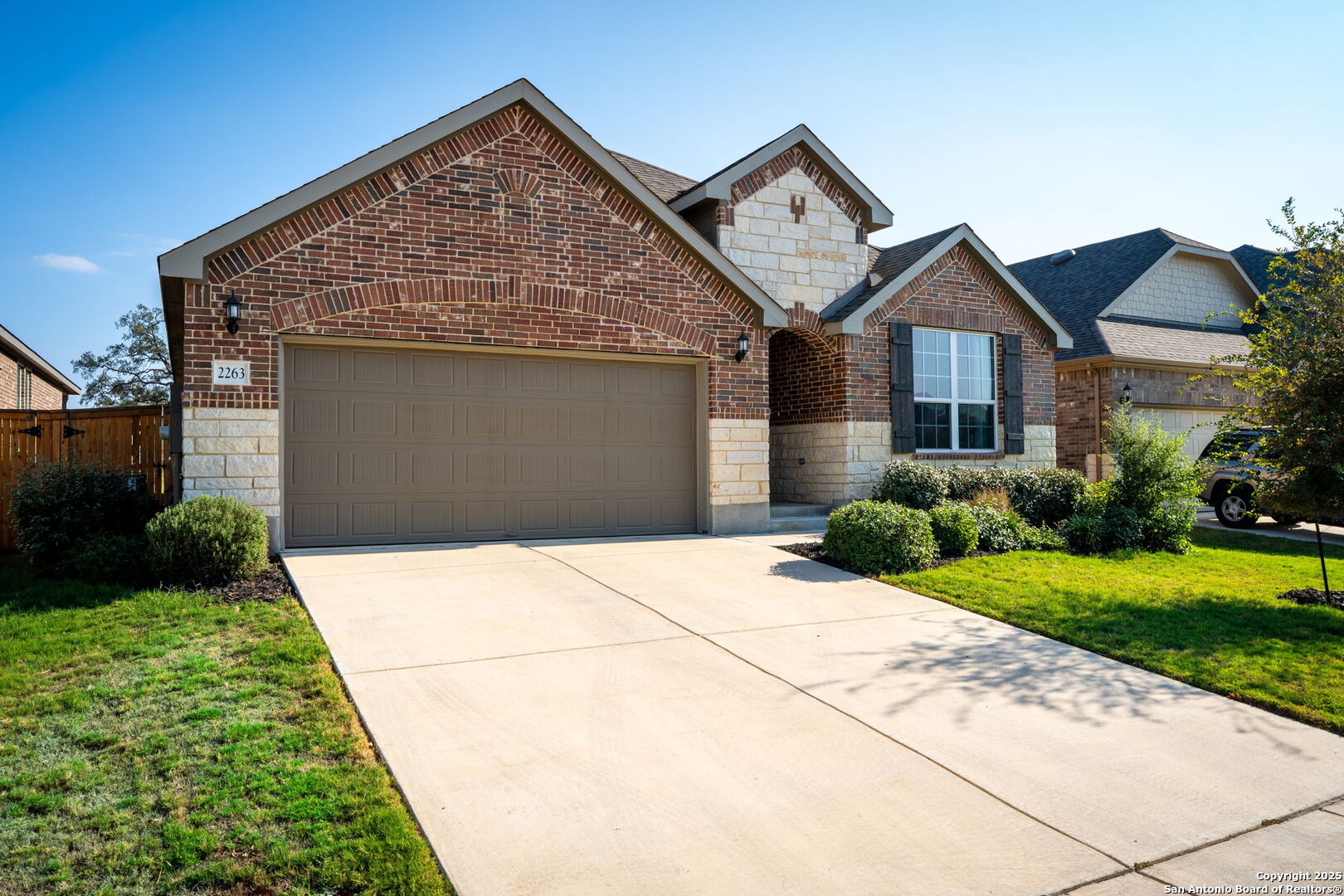 2263 Bluewood