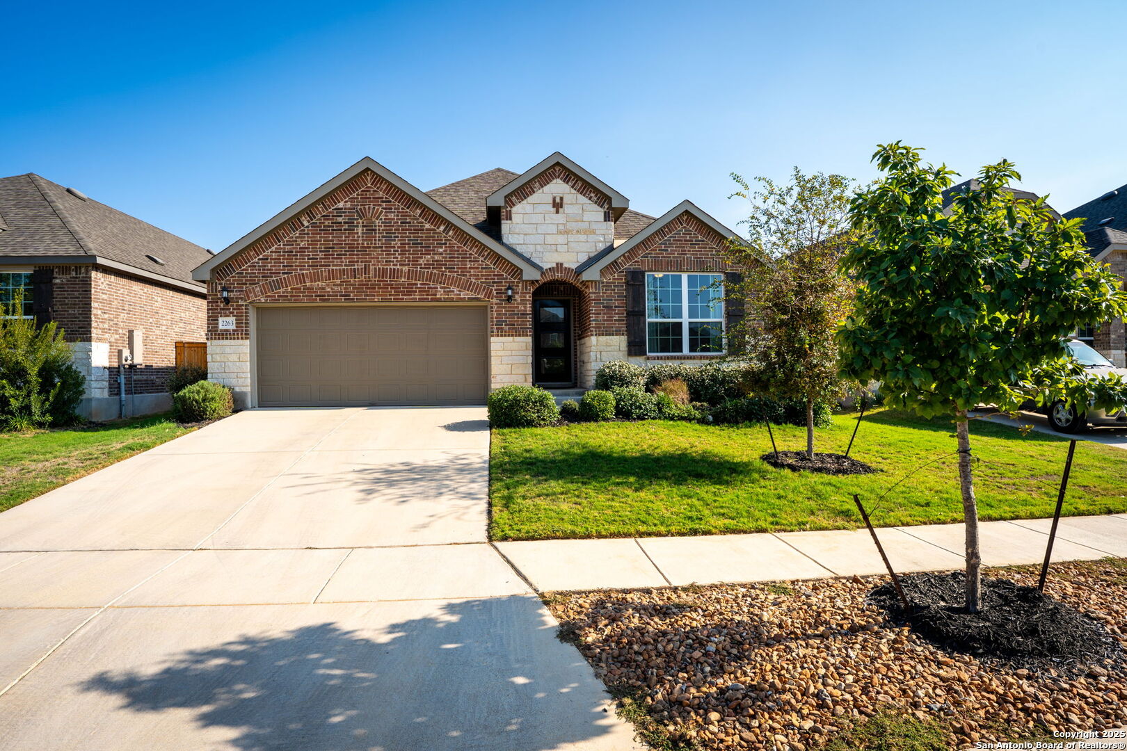 2263 Bluewood