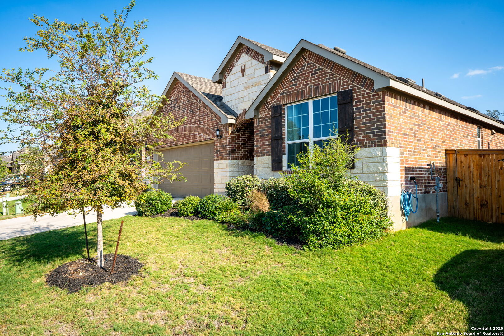2263 Bluewood