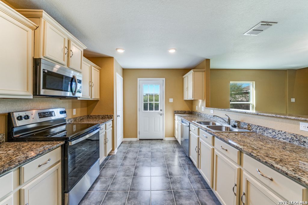 Photo of 2915 Lavender Mdw, San Antonio, TX 78222 (MLS # 1954860)