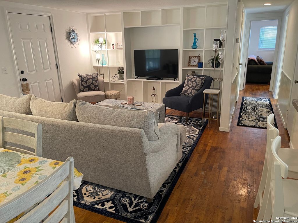 Photo of 113 Creekview, Canyon Lake, TX 78133 (MLS # 1917561)