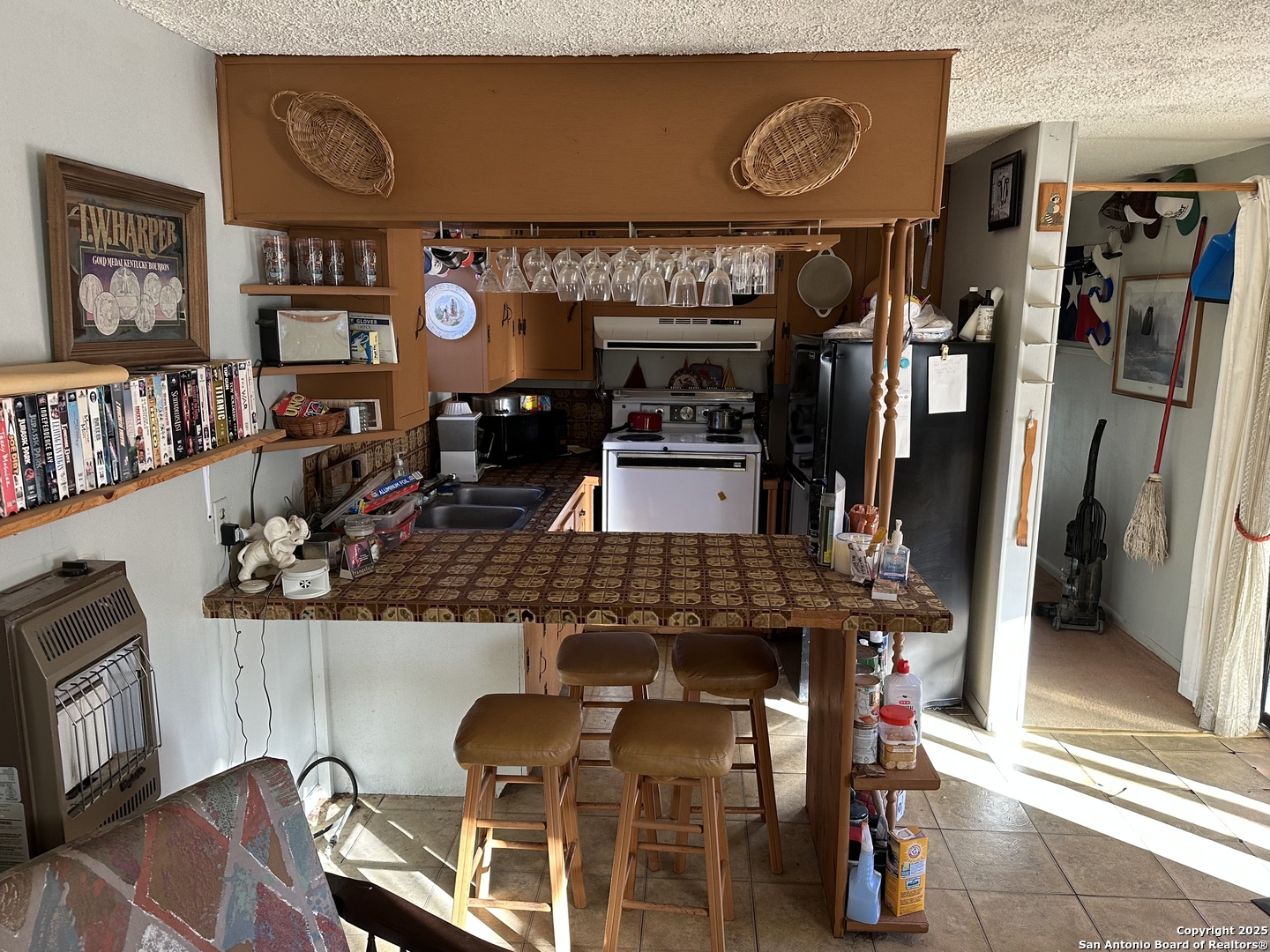 Utopia, Texas 78884, United States, 2 Bedrooms Bedrooms, ,1 BathroomBathrooms,Residential,Active,188986