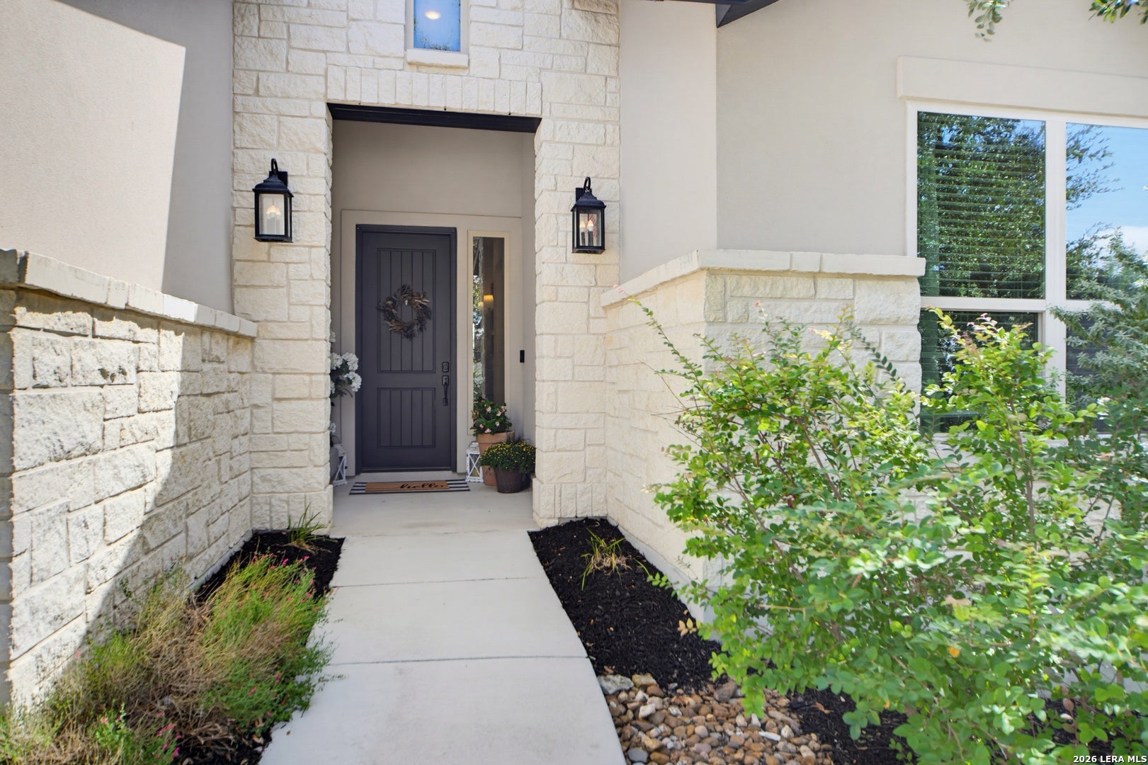 14 CANARIO LN
