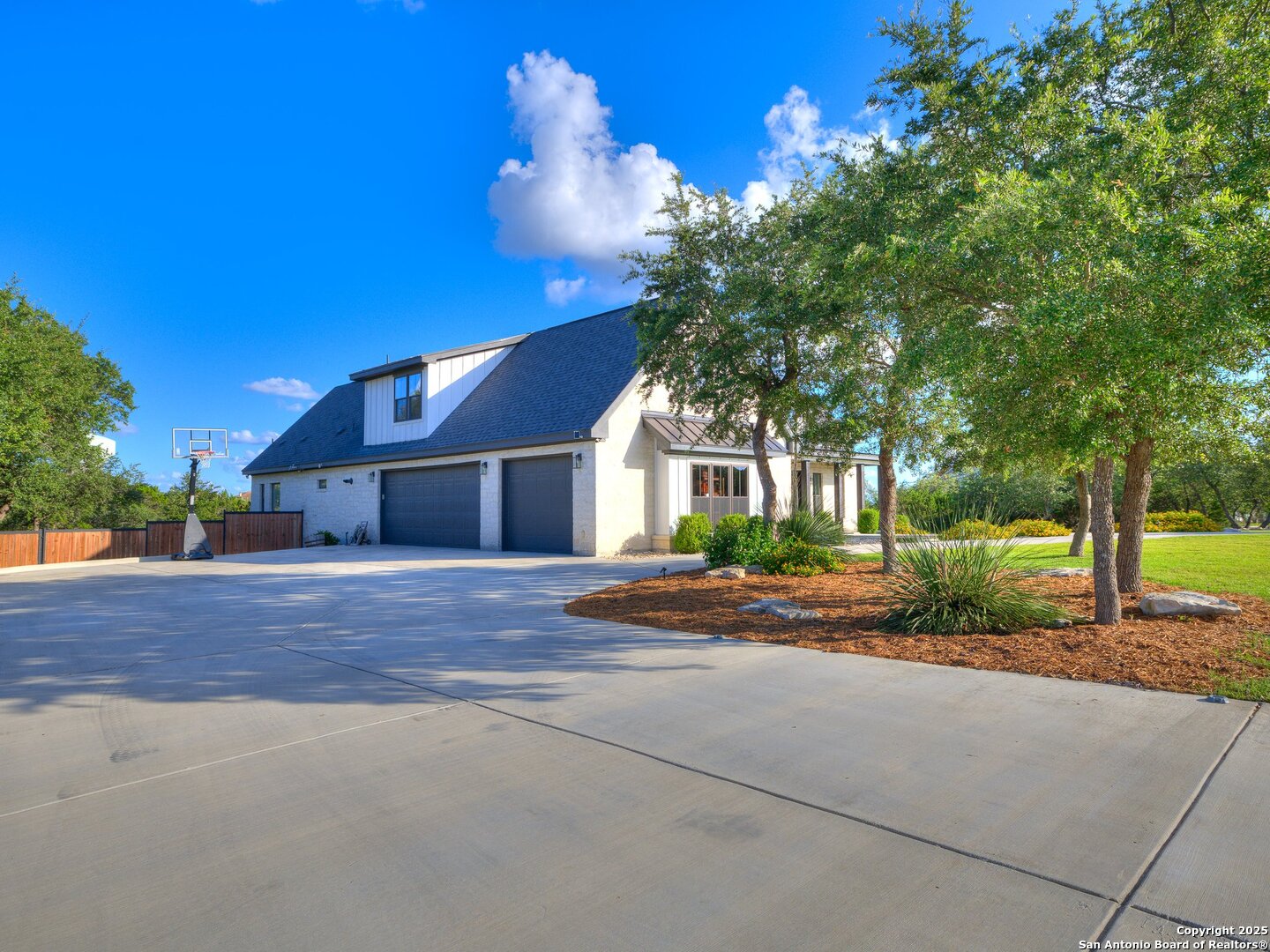 1210 Silent Hollow