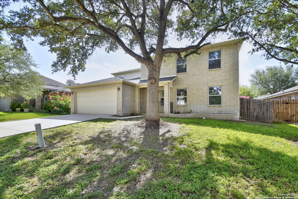 Photo of 184 SPRINGTREE PKWY, Cibolo, TX 78108 (MLS # 1884978)
