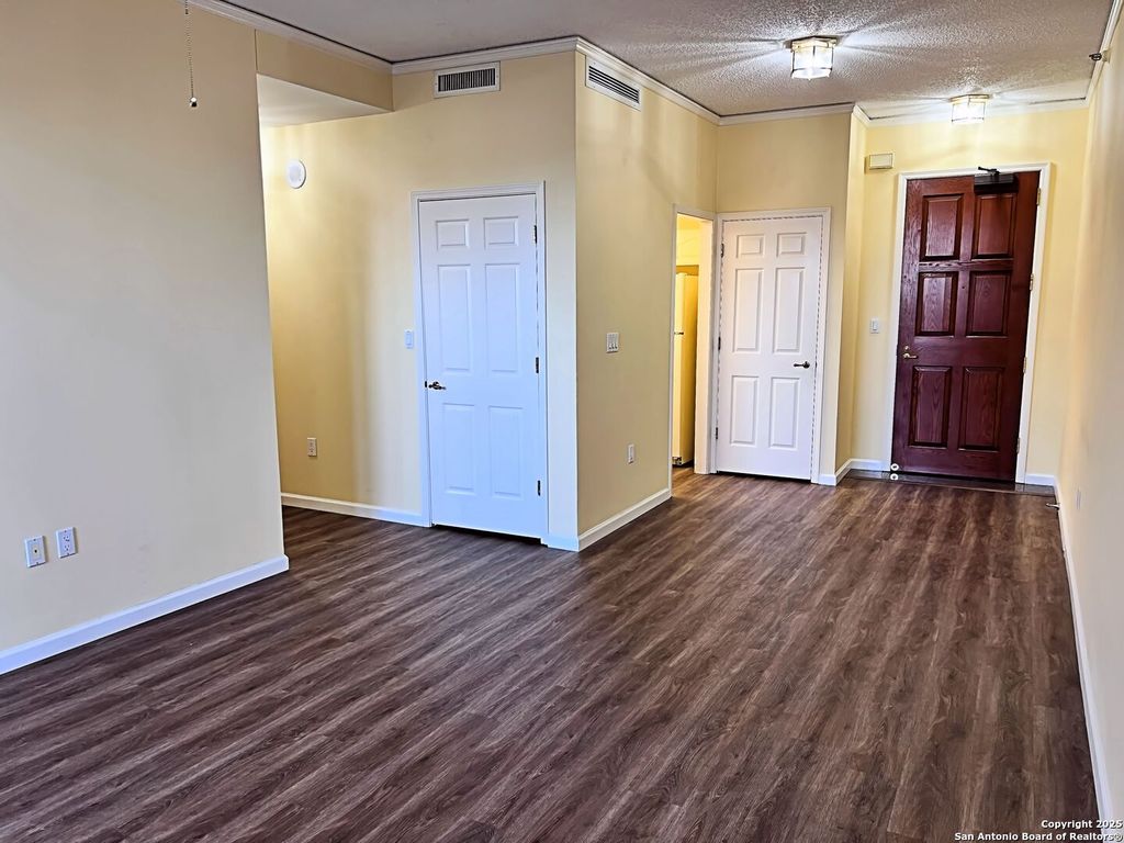 Photo of 1 Towers Park Ln 205 #205, San Antonio, TX 78209 (MLS # 1847268)
