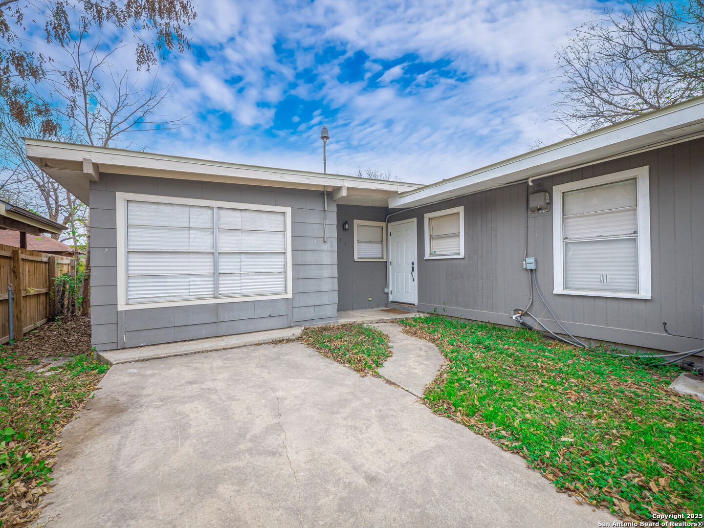 271 Middlebury Dr