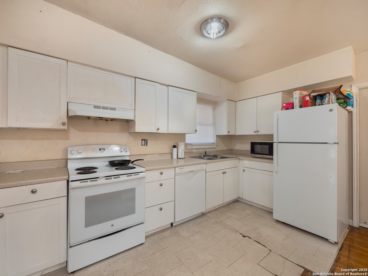271 Middlebury Dr