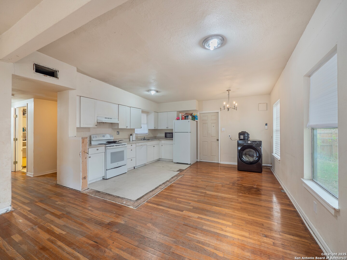 271 Middlebury Dr