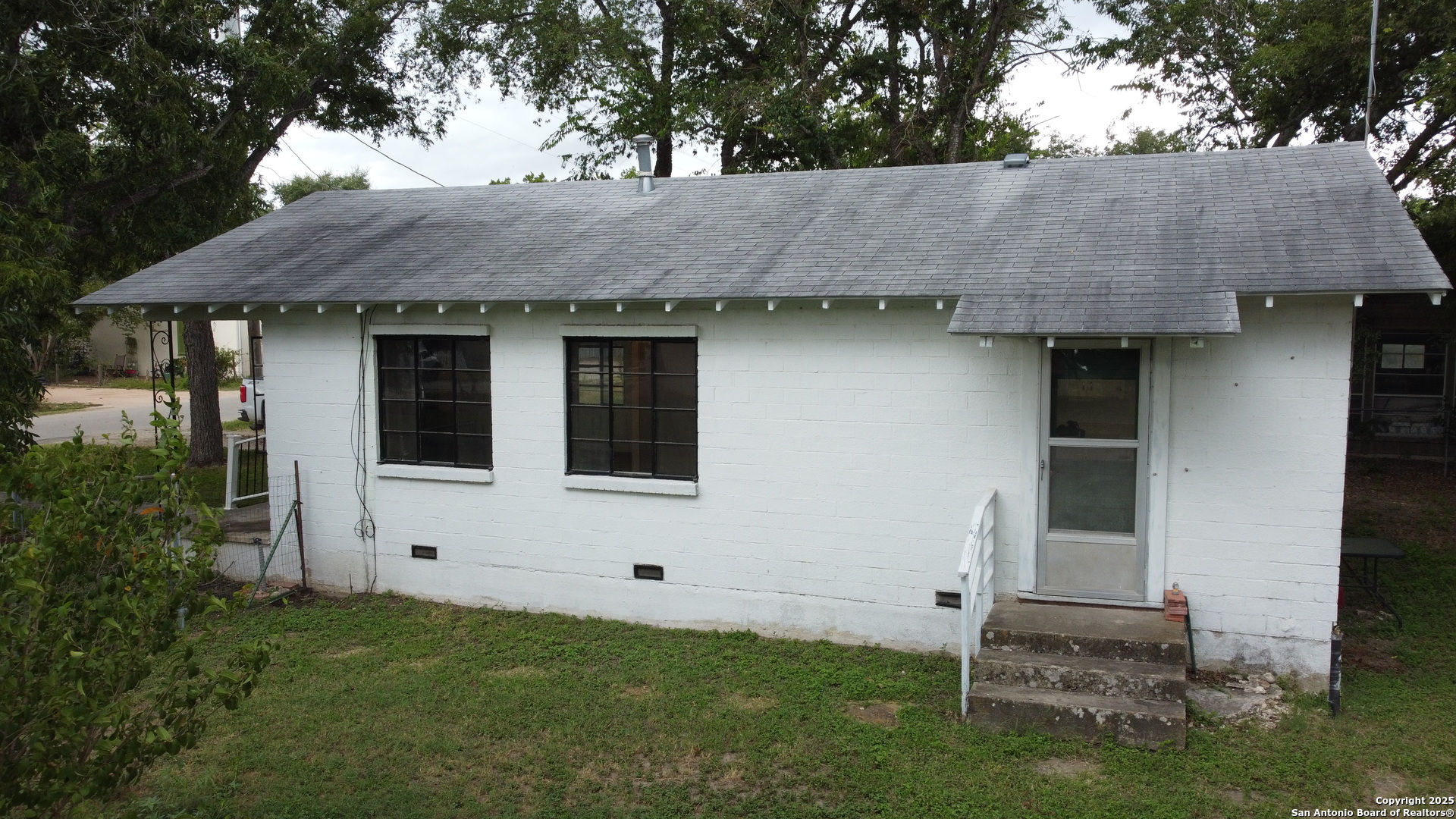 705 Florence