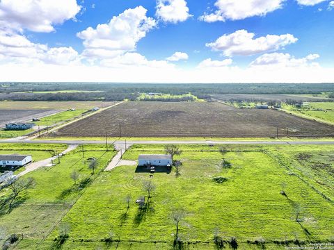 A home in Floresville