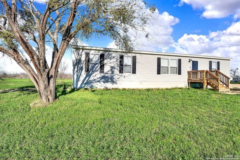 A home in Floresville