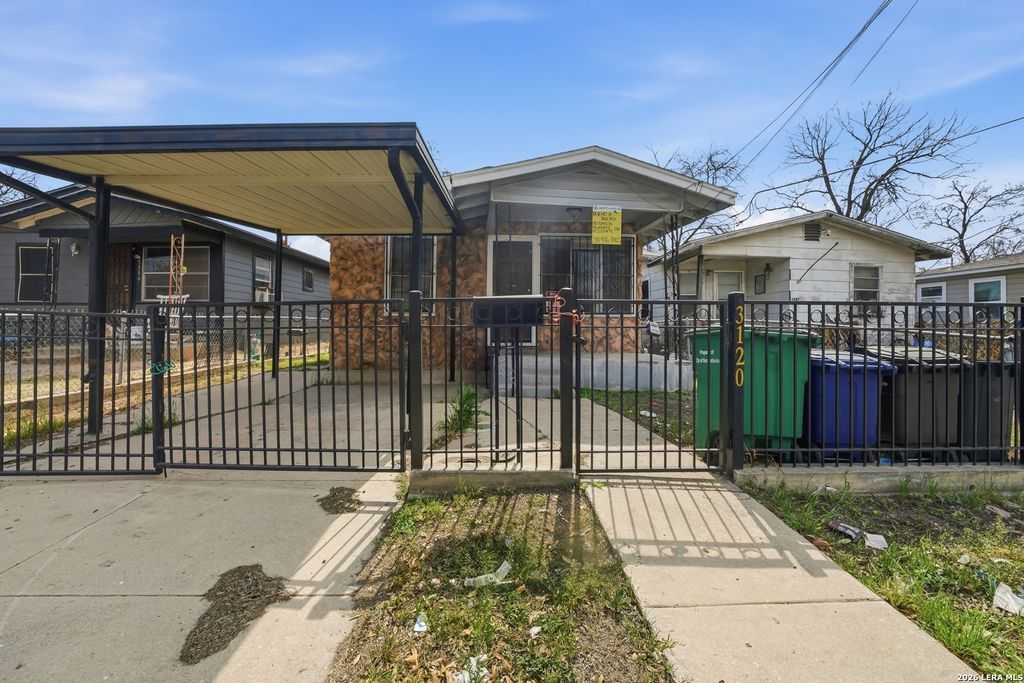 Photo of 3120 martin, San Antonio, TX 78207 (MLS # 1947654)