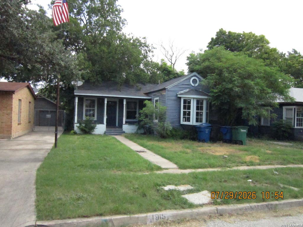 Photo of 1915 HICKS AVE, San Antonio, TX 78210 (MLS # 2004651)