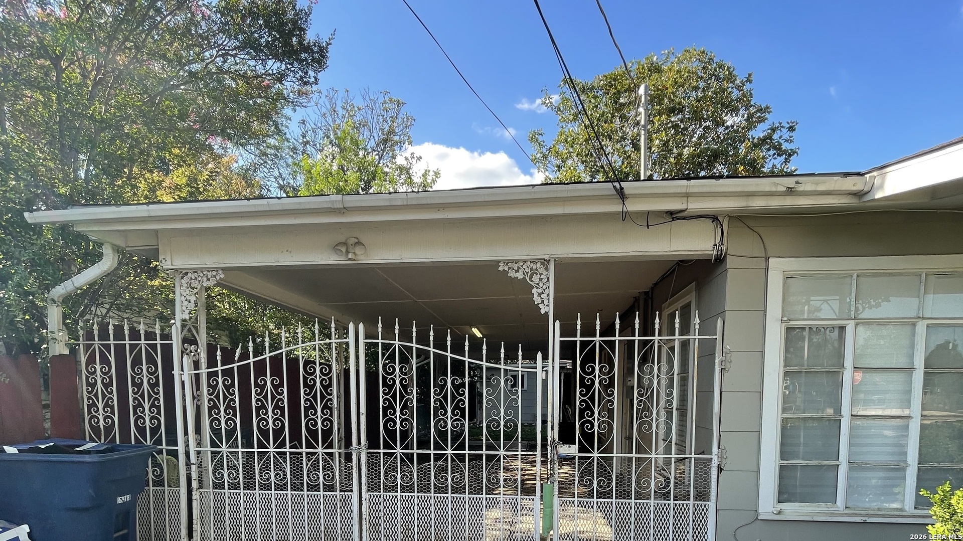 503 W HART AVE